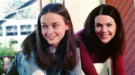  Gilmore Girls: การผจญภัยของแม่ลูกสุดQUIRKY ในเมืองเล็ก ๆ ที่เต็มไปด้วยกาแฟและความรัก!