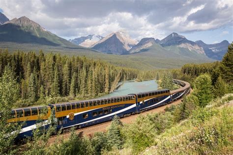 賢島 観光 モデルコース 電車：時間旅行者のための鉄道冒険