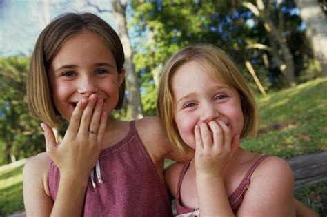  Sisters - การผจญภัยของพี่น้องสามคนและความลับที่ถูกปิดบังมานานกว่า 20 ปี!